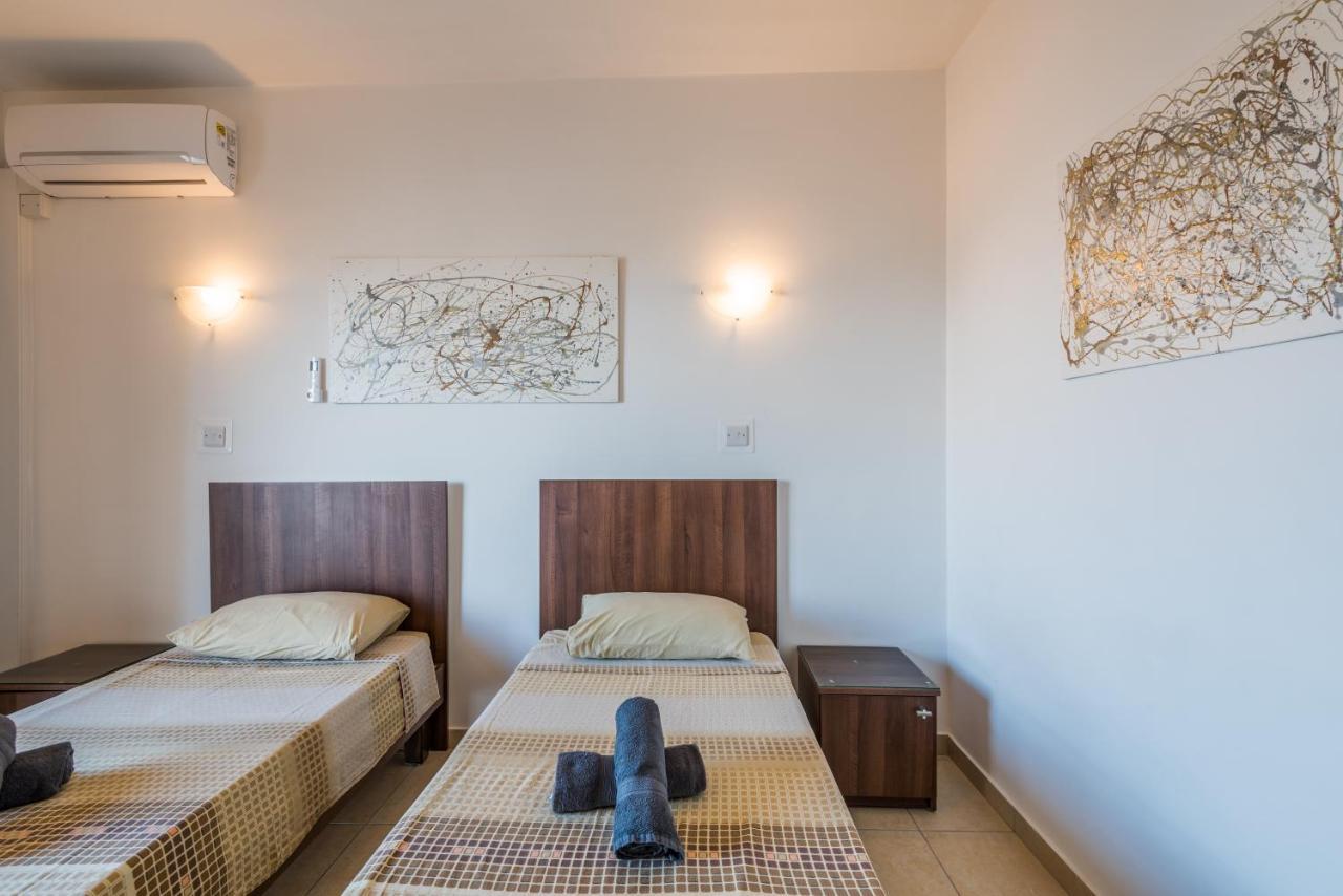 Seashells Apartments With Terrace, Just Off The Seafront In Bugibba - By Getawaysmalta San Pawl il-Baħar Extérieur photo