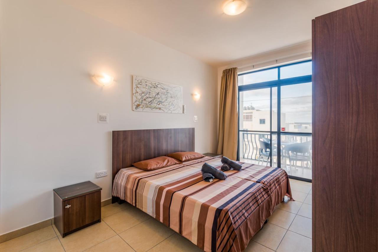 Seashells Apartments With Terrace, Just Off The Seafront In Bugibba - By Getawaysmalta San Pawl il-Baħar Extérieur photo
