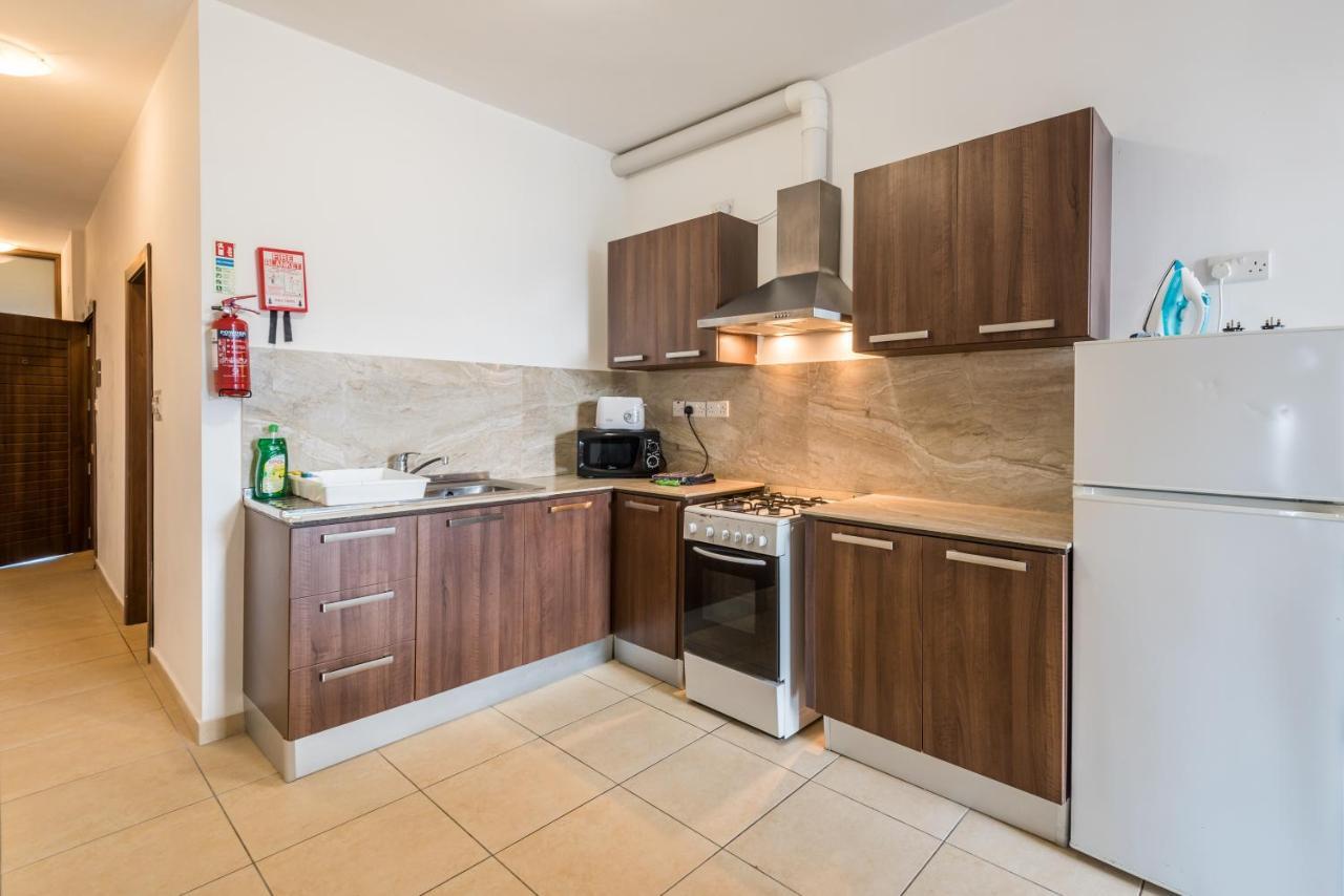 Seashells Apartments With Terrace, Just Off The Seafront In Bugibba - By Getawaysmalta San Pawl il-Baħar Extérieur photo