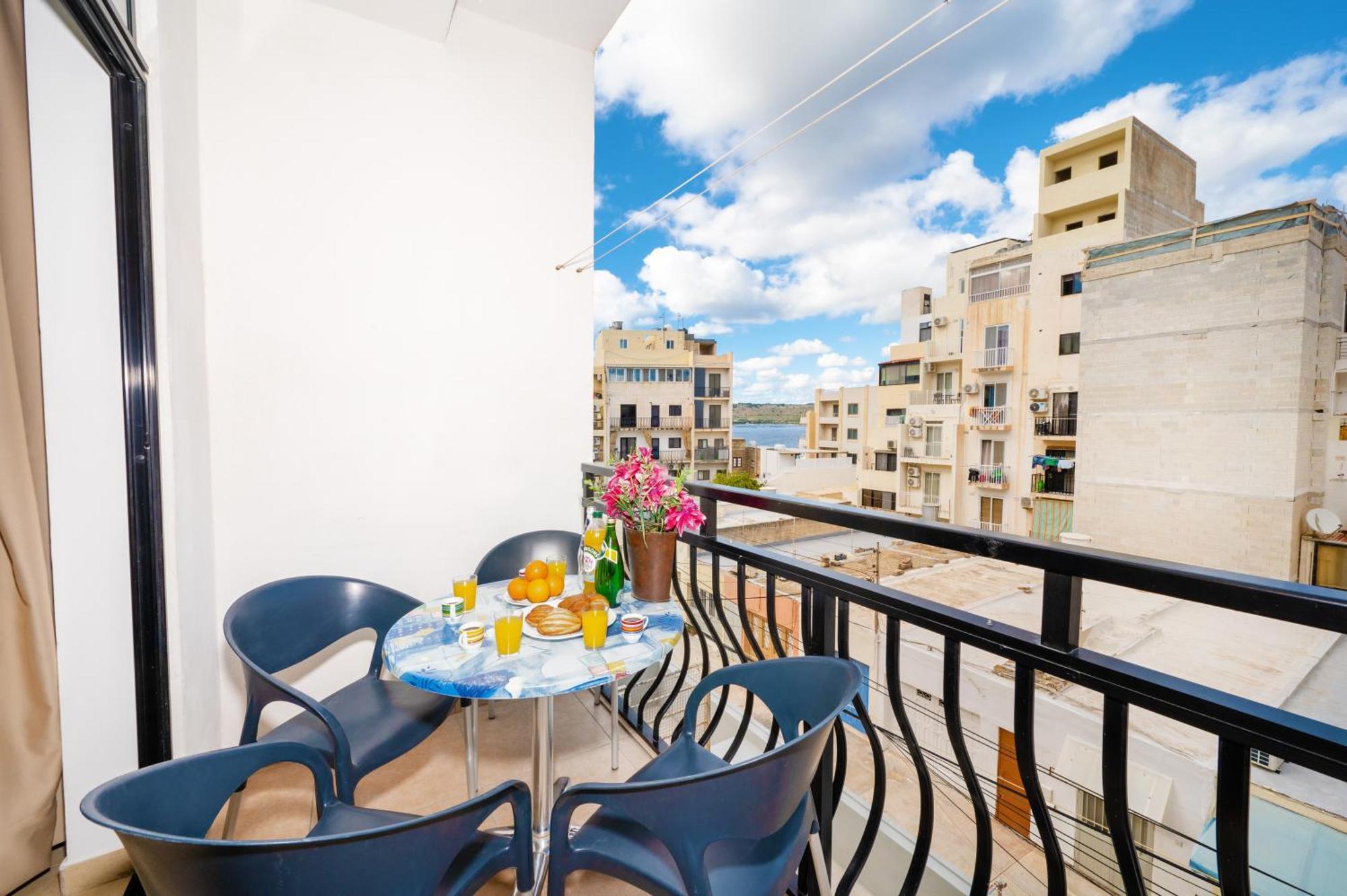 Seashells Apartments With Terrace, Just Off The Seafront In Bugibba - By Getawaysmalta San Pawl il-Baħar Extérieur photo